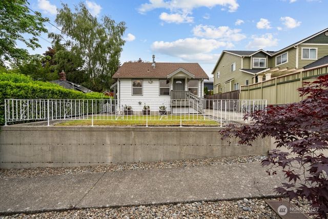 3536 SW Monroe Street, Seattle, WA 98126