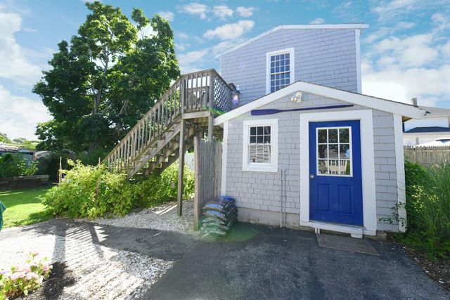 29 Lafayette Avenue, Buzzards Bay, MA 02532