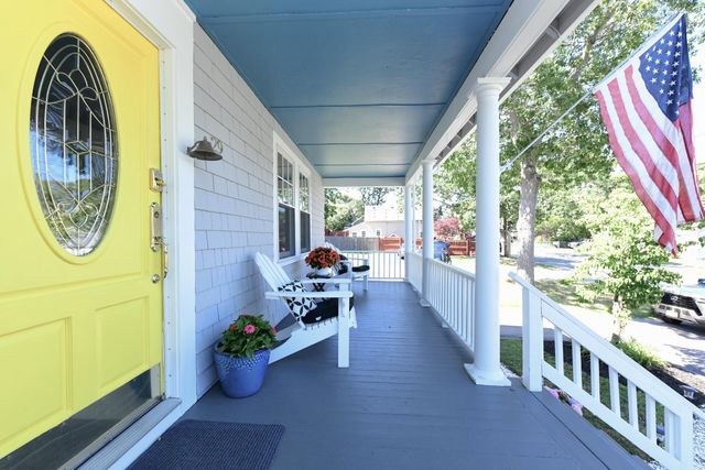 29 Lafayette Avenue, Buzzards Bay, MA 02532