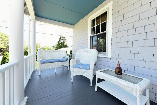 29 Lafayette Avenue, Buzzards Bay, MA 02532