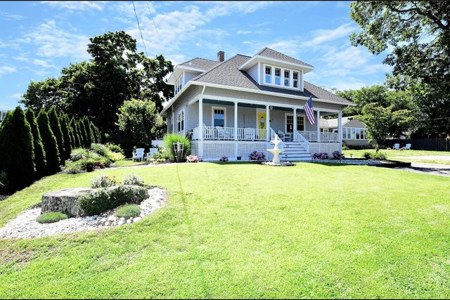 29 Lafayette Avenue, Buzzards Bay, MA 02532