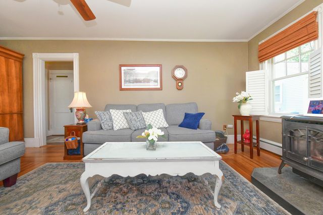 29 Lafayette Avenue, Buzzards Bay, MA 02532