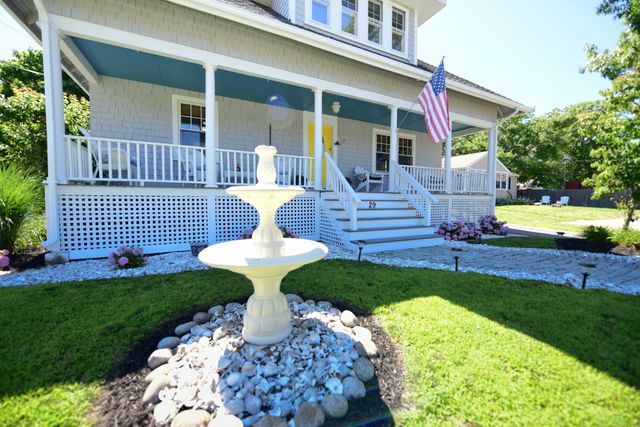 29 Lafayette Avenue, Buzzards Bay, MA 02532