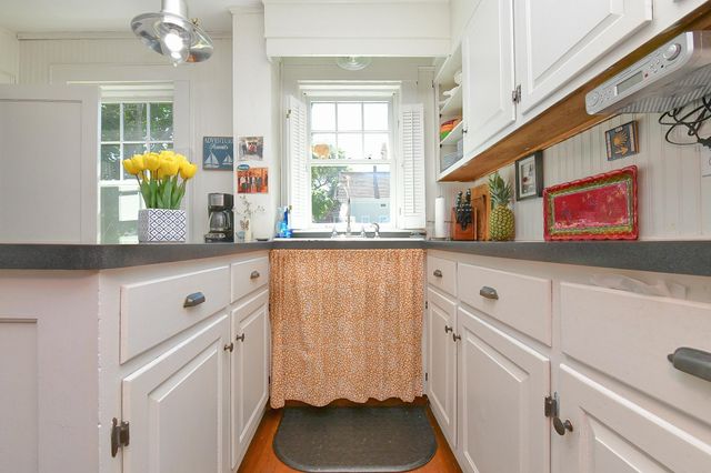 29 Lafayette Avenue, Buzzards Bay, MA 02532