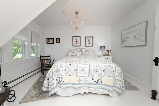 29 Lafayette Avenue, Buzzards Bay, MA 02532