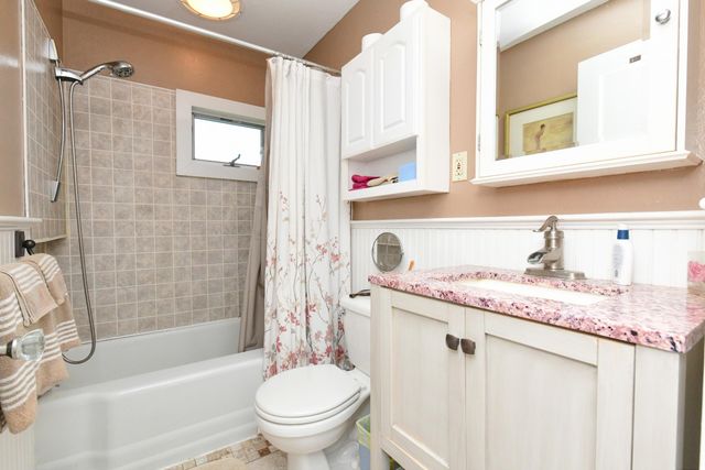 29 Lafayette Avenue, Buzzards Bay, MA 02532