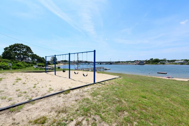 29 Lafayette Avenue, Buzzards Bay, MA 02532