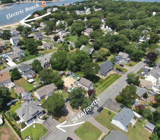 29 Lafayette Avenue, Buzzards Bay, MA 02532