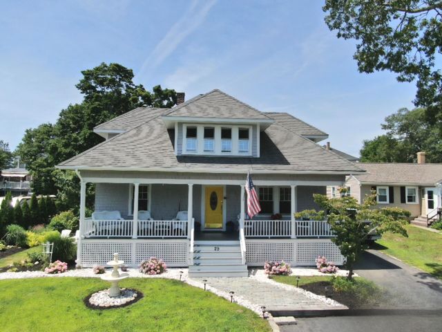 29 Lafayette Avenue, Buzzards Bay, MA 02532