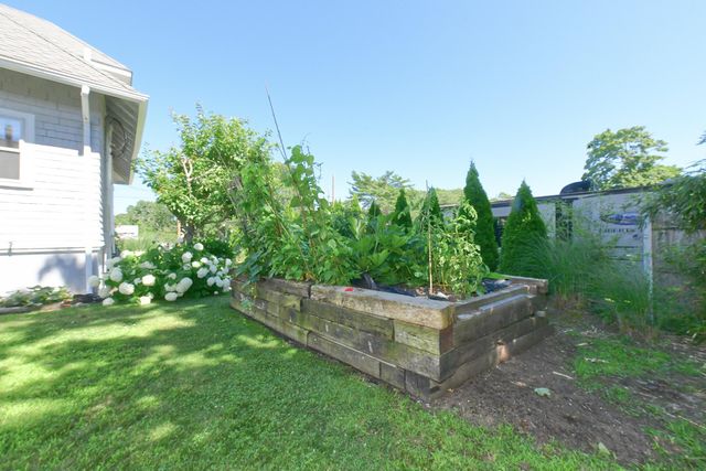 29 Lafayette Avenue, Buzzards Bay, MA 02532