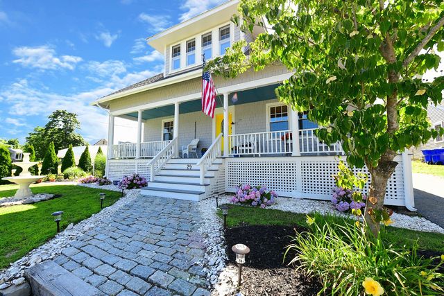 29 Lafayette Avenue, Buzzards Bay, MA 02532