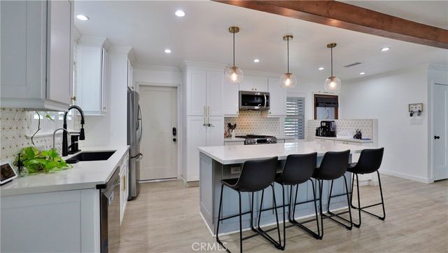 10068 Fox, Riverside, CA 92503