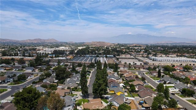 10068 Fox, Riverside, CA 92503