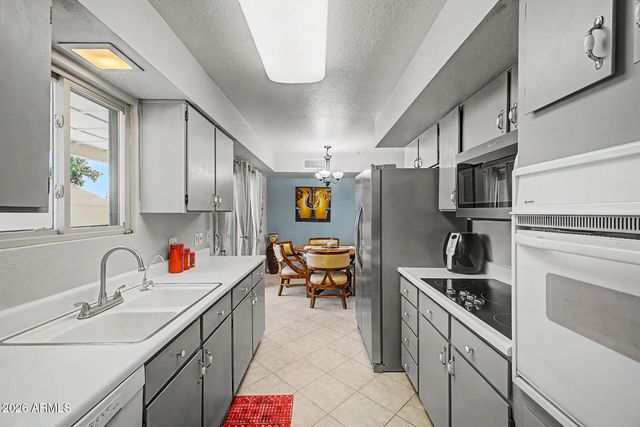 942 LEISURE WORLD --, Mesa, AZ 85206