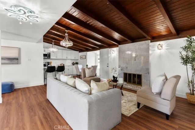 8008 Aura, Reseda, CA 91335