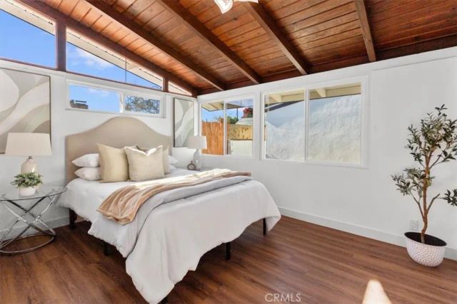 8008 Aura, Reseda, CA 91335