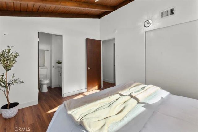 8008 Aura, Reseda, CA 91335