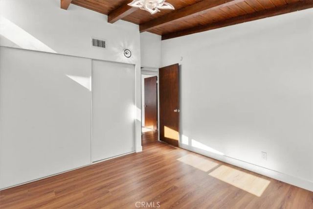 8008 Aura, Reseda, CA 91335