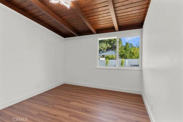 8008 Aura, Reseda, CA 91335