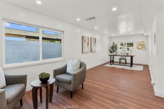 8008 Aura, Reseda, CA 91335