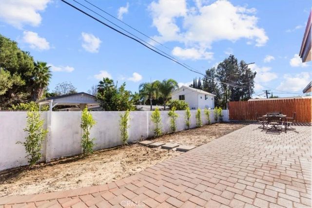 8008 Aura, Reseda, CA 91335