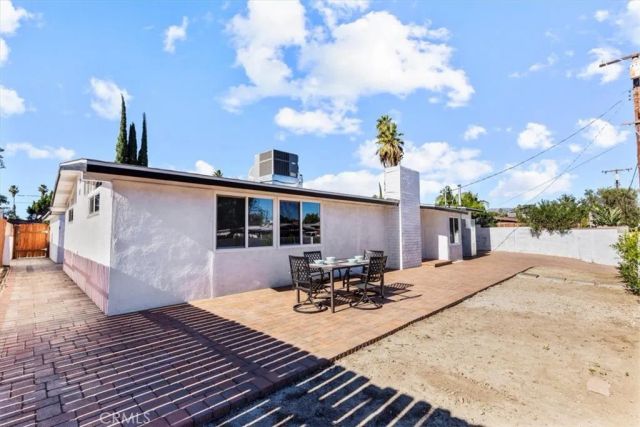 8008 Aura, Reseda, CA 91335