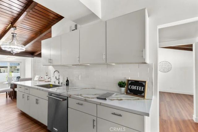 8008 Aura, Reseda, CA 91335