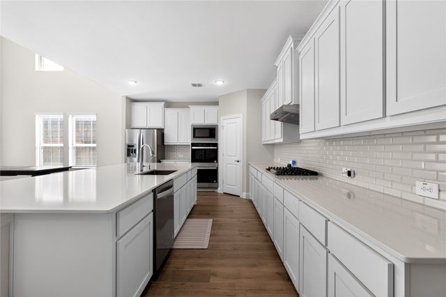 300 Breeds Hill Road, Little Elm, TX 75068
