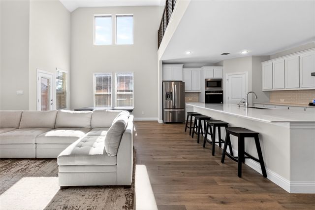 300 Breeds Hill Road, Little Elm, TX 75068