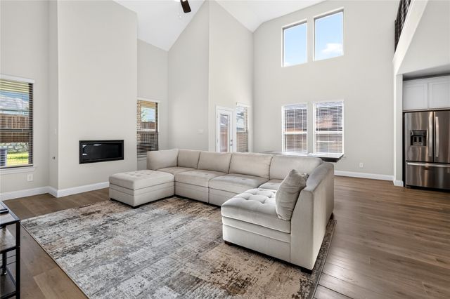 300 Breeds Hill Road, Little Elm, TX 75068