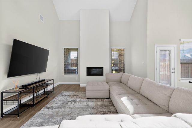 300 Breeds Hill Road, Little Elm, TX 75068