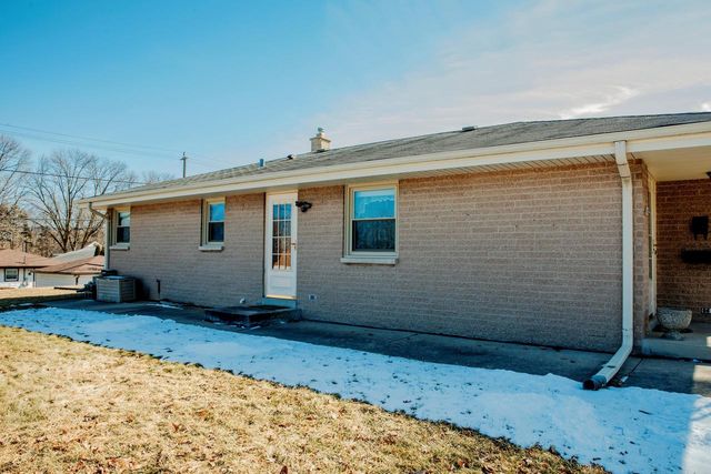 4200 S Mccarty AVENUE, Saint Francis, WI 53235