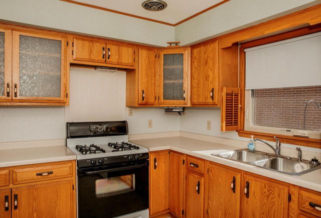 4200 S Mccarty AVENUE, Saint Francis, WI 53235