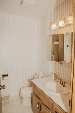 4200 S Mccarty AVENUE, Saint Francis, WI 53235