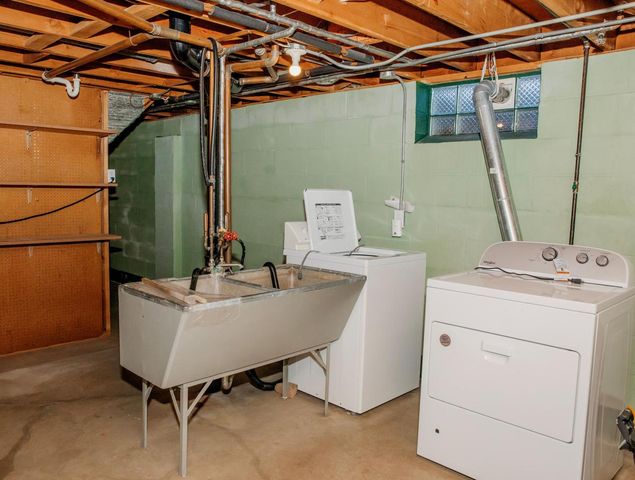 4200 S Mccarty AVENUE, Saint Francis, WI 53235