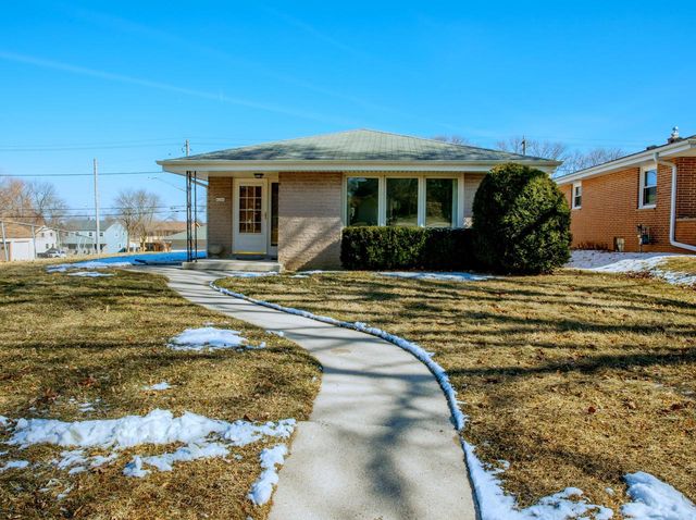 4200 S Mccarty AVENUE, Saint Francis, WI 53235