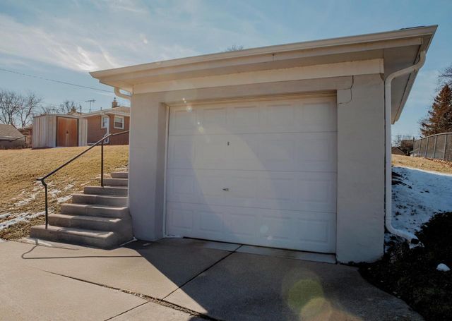 4200 S Mccarty AVENUE, Saint Francis, WI 53235