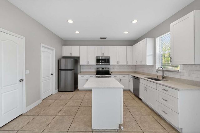 2462 TAHOE DRIVE, Lakeland, FL 33805