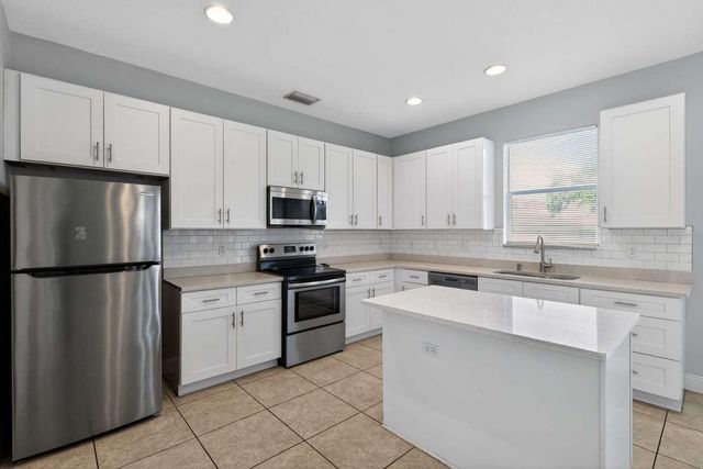 2462 TAHOE DRIVE, Lakeland, FL 33805