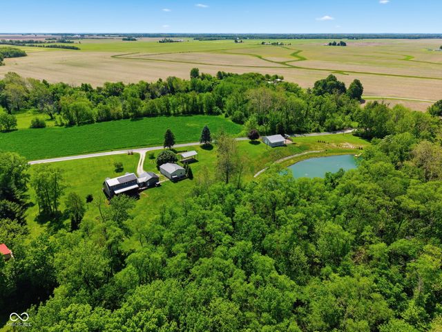 10777 S Waveland Road, Waveland, IN 47989