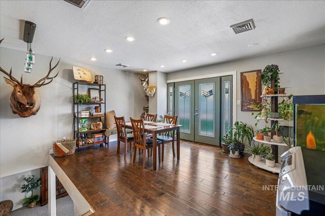 1011 Filer Ave W, Twin Falls, ID 83301