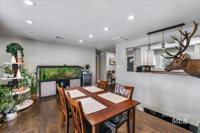 1011 Filer Ave W, Twin Falls, ID 83301