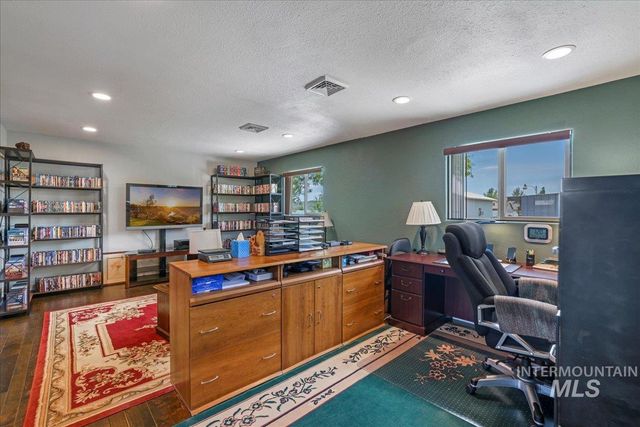 1011 Filer Ave W, Twin Falls, ID 83301