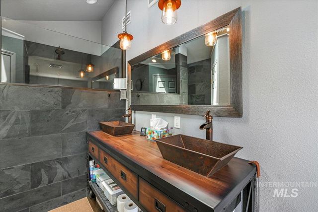 1011 Filer Ave W, Twin Falls, ID 83301