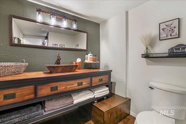 1011 Filer Ave W, Twin Falls, ID 83301