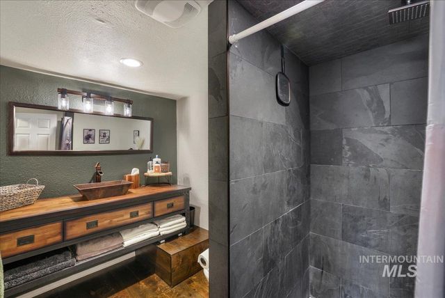 1011 Filer Ave W, Twin Falls, ID 83301