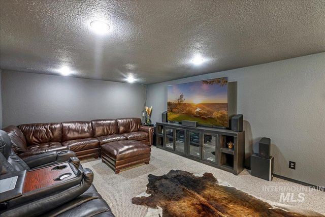 1011 Filer Ave W, Twin Falls, ID 83301