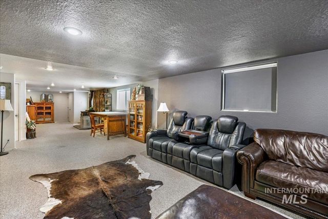 1011 Filer Ave W, Twin Falls, ID 83301