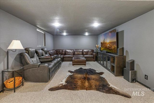 1011 Filer Ave W, Twin Falls, ID 83301