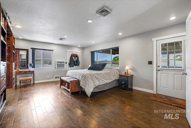 1011 Filer Ave W, Twin Falls, ID 83301